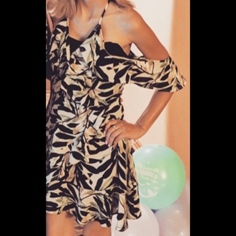 Tropical Mini Ruffle Green Dress Size S - Picture 3 of 15